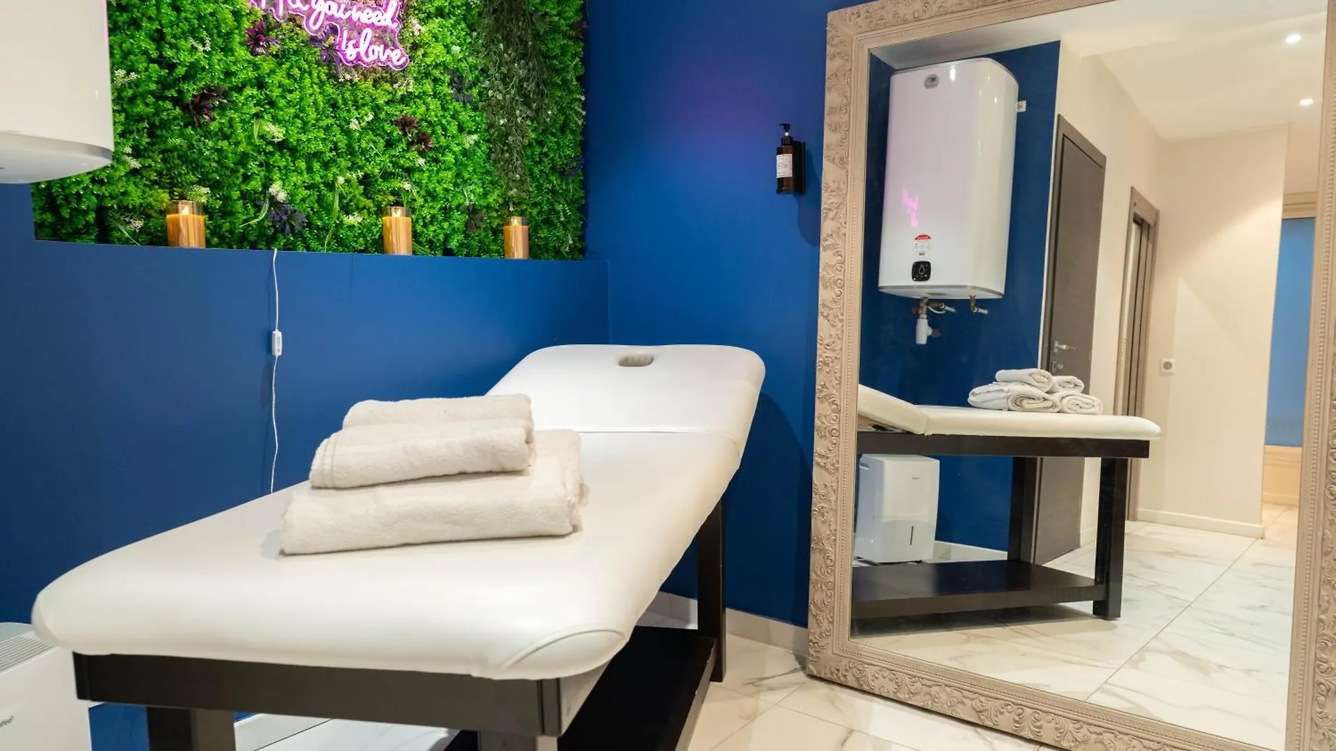 Loveroom Jacuzzi Spa Nice Passion 0*,  France
